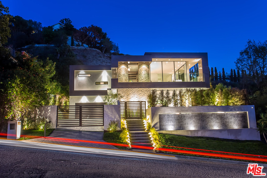 1424 Rising Glen Road Los Angeles, CA 90069 - Photo 48 of 48 a view of sign board