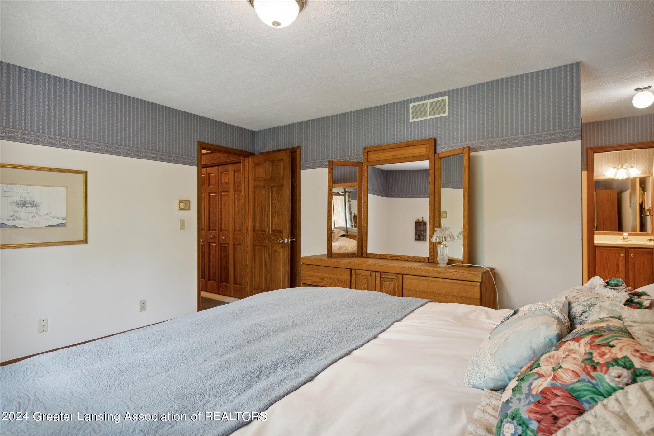1305 North Onondaga Road Holt, MI 48842 - Photo 29 of 60 30-1305-N-Onondaga-Rd-Holt-MI-48842-Wind