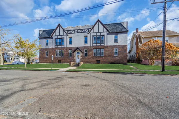 $2,350 | 922 4th Avenue, Unit 3B, Asbury Park, NJ 07712