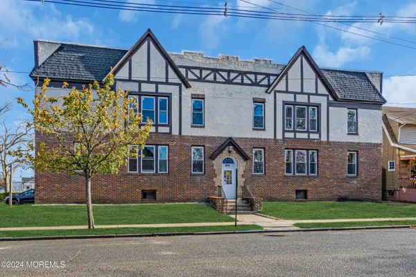 $2,350 | 922 4th Avenue, Unit 3B, Asbury Park, NJ 07712