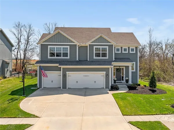 $520,000 | 18531 West 194th Terrace, Spring Hill, KS 66083