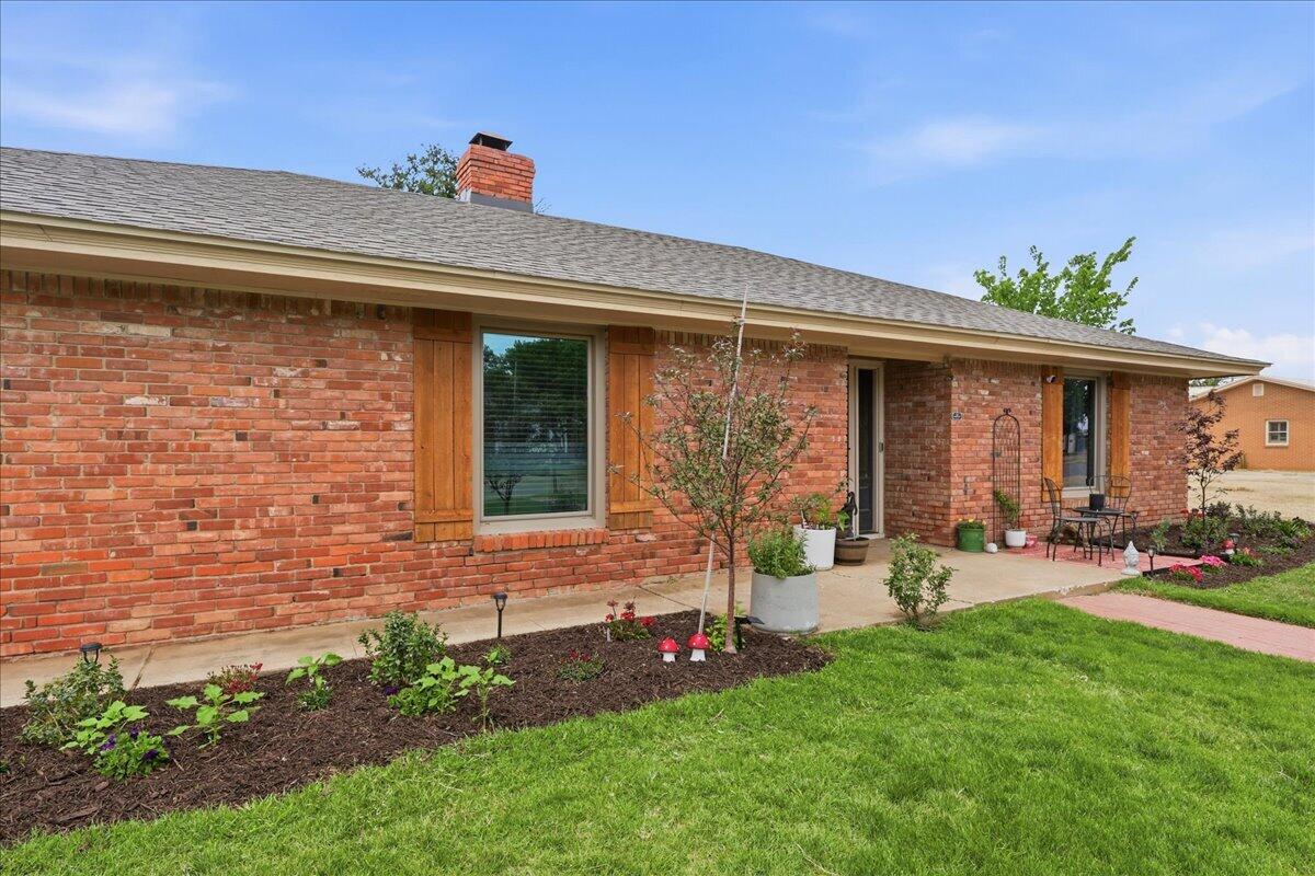 1401 Avenue North Ralls, TX 79357 - Photo 3 of 35 19-IMG_2959_0eff4177
