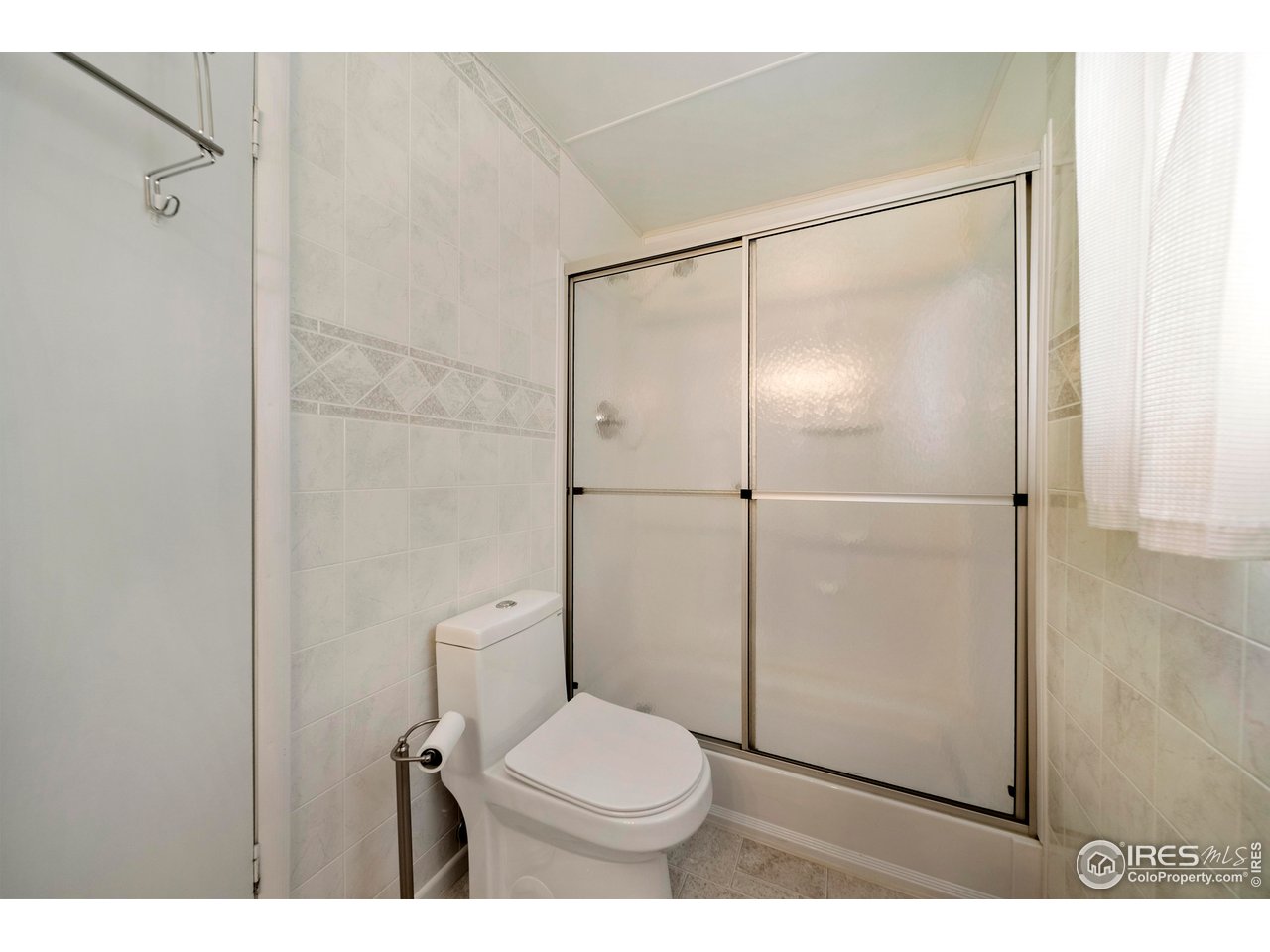15260 County Road South Fort Morgan, CO 80701 - Photo 19 of 39 Bathroom - Master - NEW TOILET!