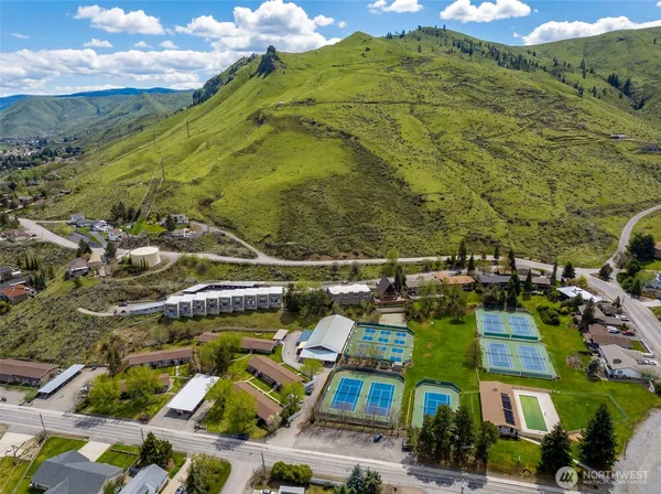 $375,000 | 1818 Skyline Drive, Unit 21, Wenatchee, WA 98801