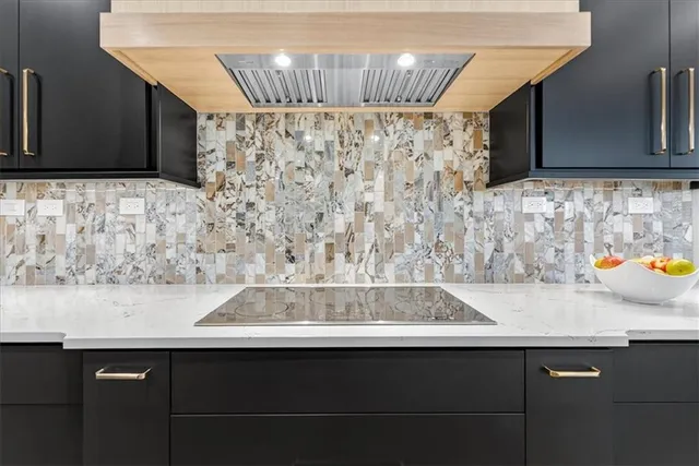 $849,900 | 8170 West Lake Drive, Parkville, MO 64152