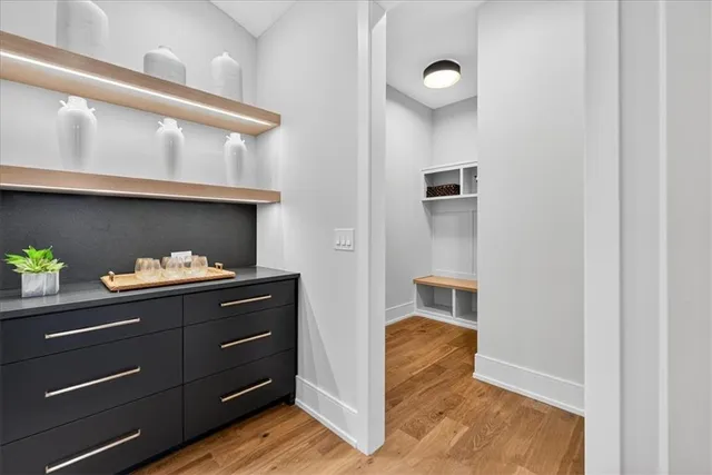 $849,900 | 8170 West Lake Drive, Parkville, MO 64152