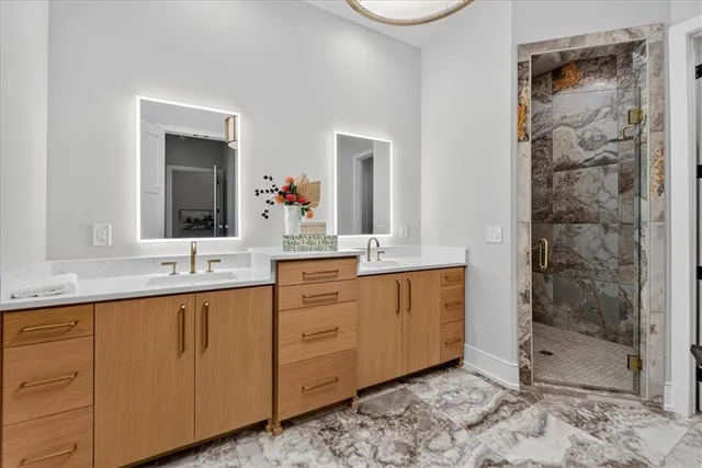 $849,900 | 8170 West Lake Drive, Parkville, MO 64152