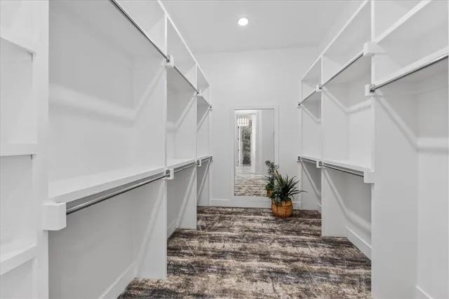 $849,900 | 8170 West Lake Drive, Parkville, MO 64152