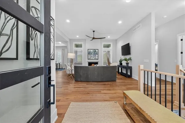 $849,900 | 8170 West Lake Drive, Parkville, MO 64152