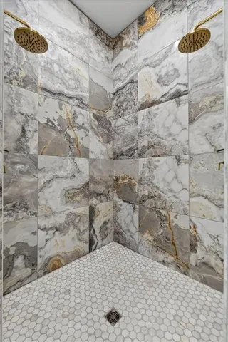 $849,900 | 8170 West Lake Drive, Parkville, MO 64152