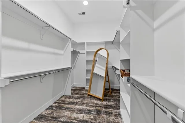 $849,900 | 8170 West Lake Drive, Parkville, MO 64152