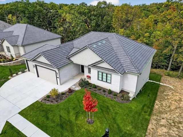 $849,900 | 8170 West Lake Drive, Parkville, MO 64152