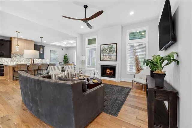 $849,900 | 8170 West Lake Drive, Parkville, MO 64152