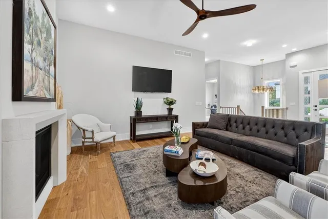 $849,900 | 8170 West Lake Drive, Parkville, MO 64152