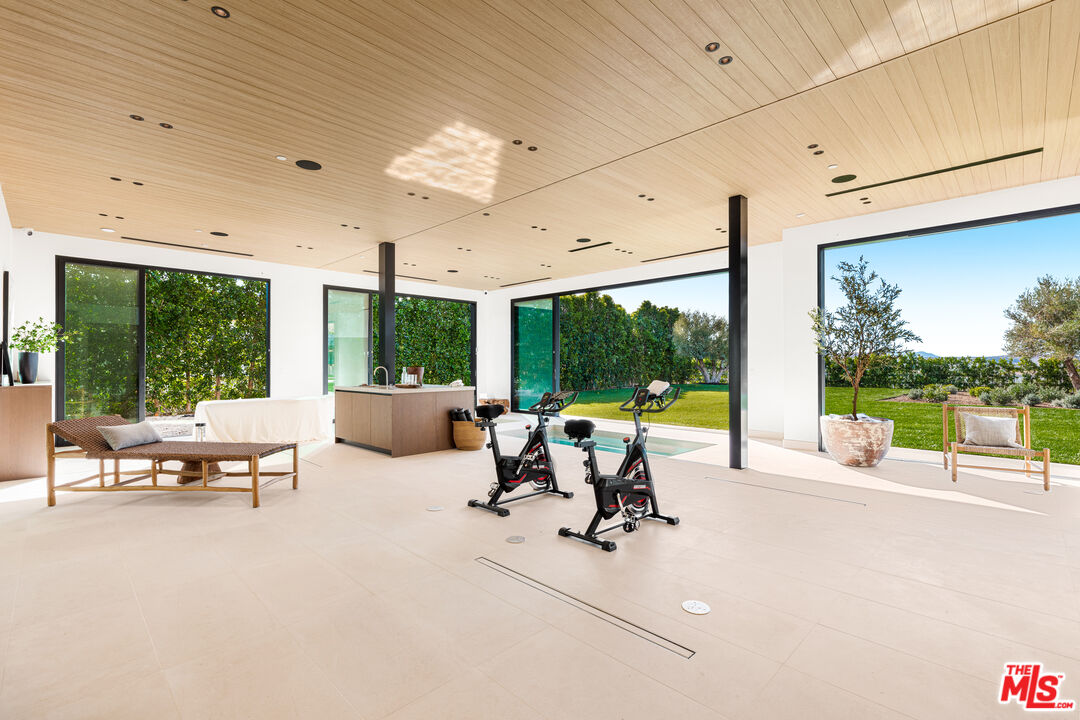 25151 Jim Bridger Road Hidden Hills, CA 91302 - Photo 15 of 31 Gallery Image 15