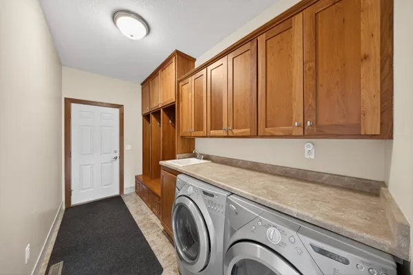 $769,900 | 59261 County Road 7, Zumbro Falls, MN 55991