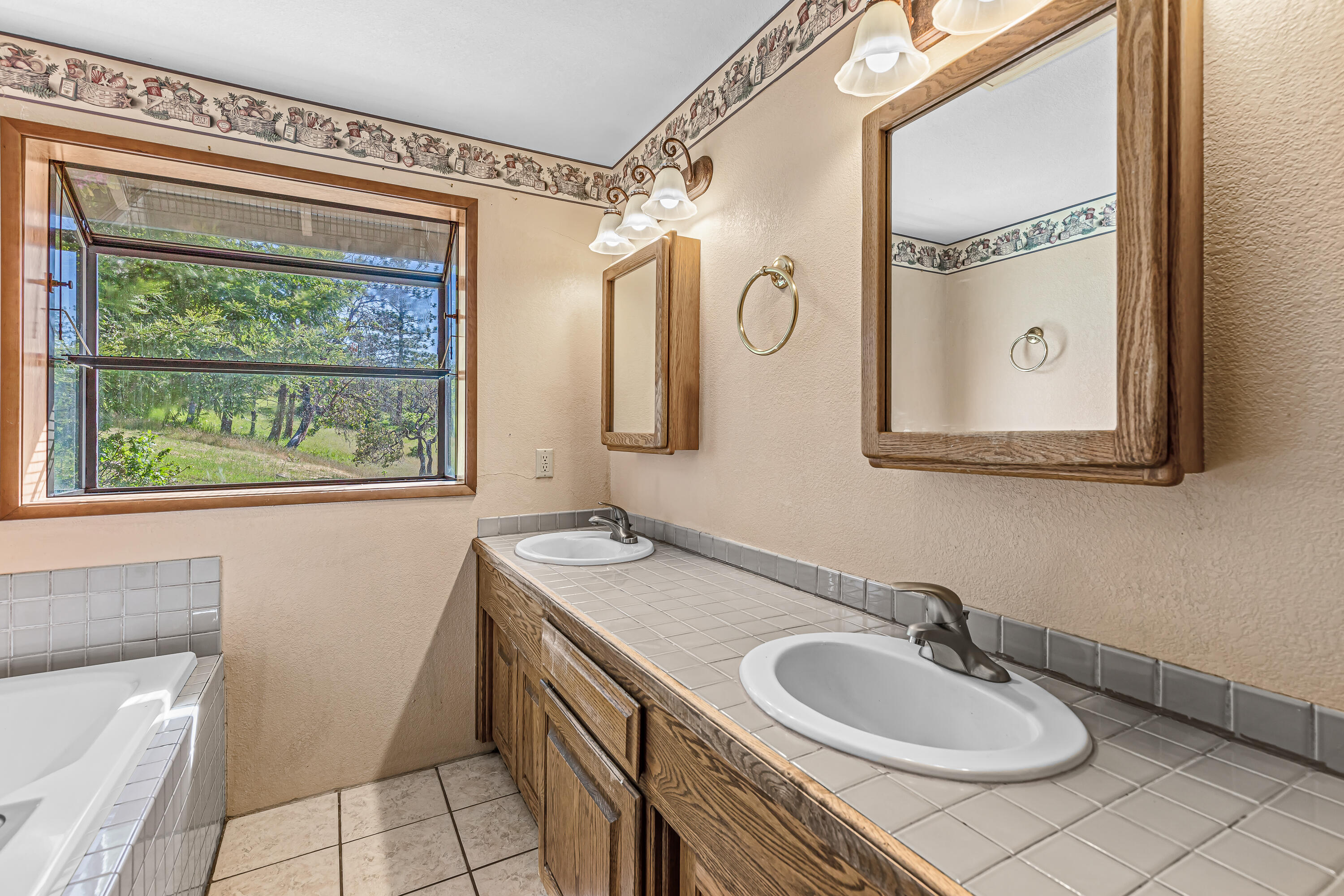 1306 Lewis Road Prospect, OR 97536 - Photo 24 of 66 9R9A9718