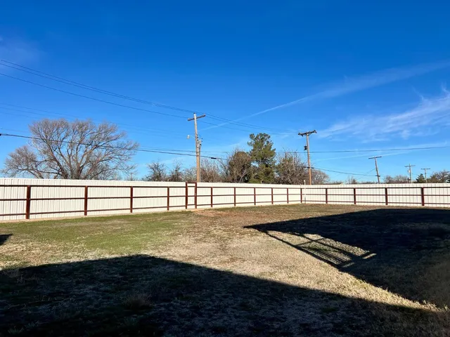$174,900 | 1021 Avenue North, Ralls, TX 79357