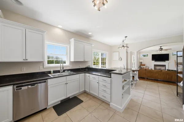$630,000 | 26805 Liberty Lane, Washington, IL 61571