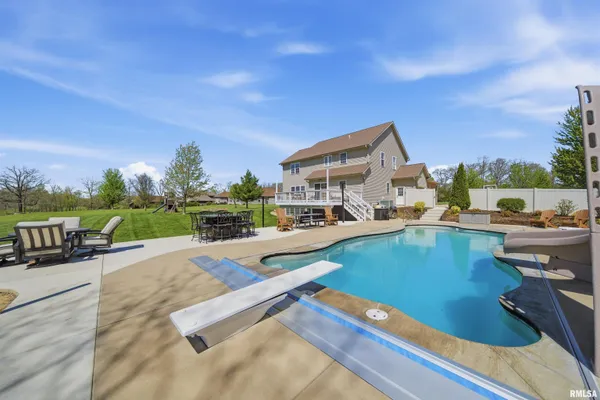 $630,000 | 26805 Liberty Lane, Washington, IL 61571