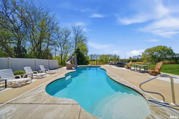 $630,000 | 26805 Liberty Lane, Washington, IL 61571