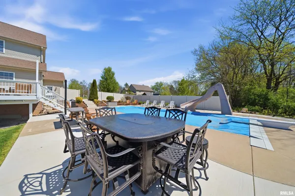 $630,000 | 26805 Liberty Lane, Washington, IL 61571