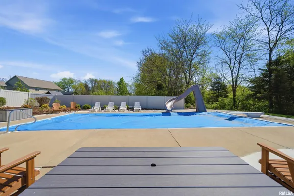 $630,000 | 26805 Liberty Lane, Washington, IL 61571