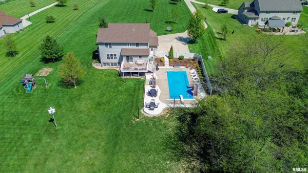 $630,000 | 26805 Liberty Lane, Washington, IL 61571