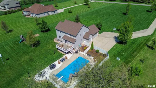$630,000 | 26805 Liberty Lane, Washington, IL 61571