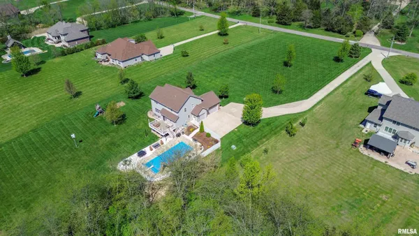 $630,000 | 26805 Liberty Lane, Washington, IL 61571