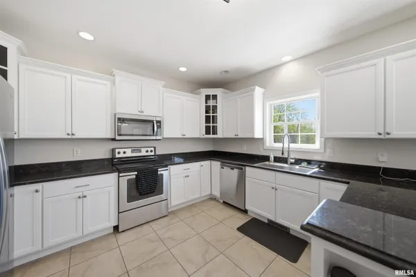 $630,000 | 26805 Liberty Lane, Washington, IL 61571