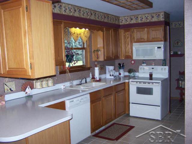 6894 McCarty Road Saginaw, MI 48603 - Photo 10 of 10 20042879-9.JPG