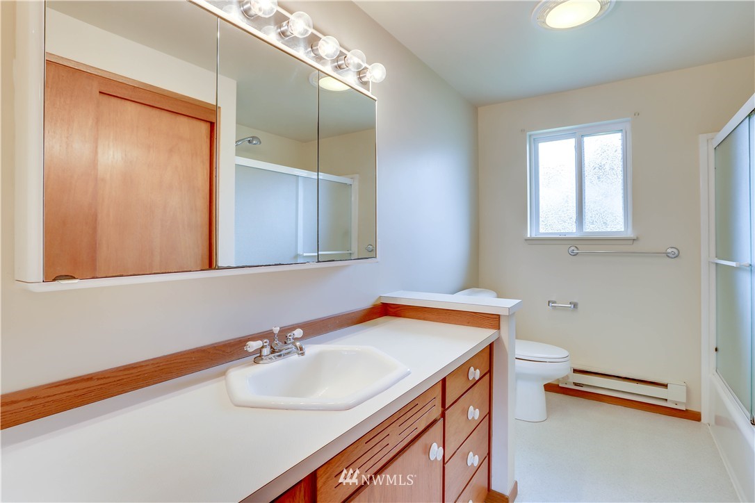 1909 Northeast 14th Street Renton, WA 98056 - Photo 18 of 25 Gallery Image 18