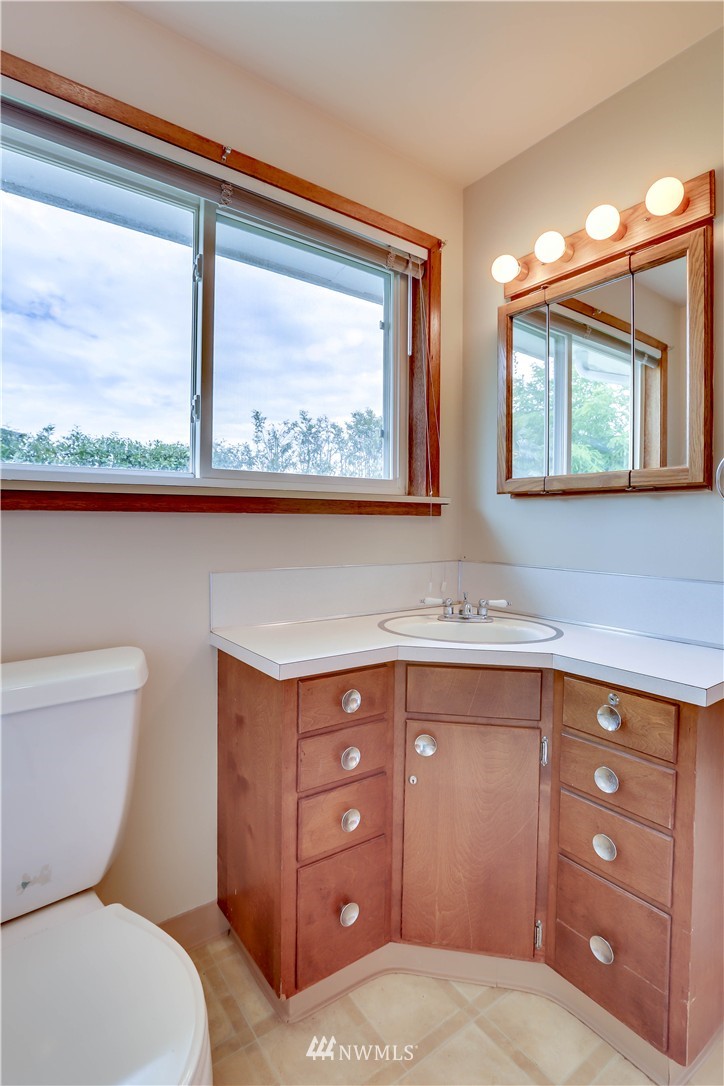1909 Northeast 14th Street Renton, WA 98056 - Photo 20 of 25 Gallery Image 20