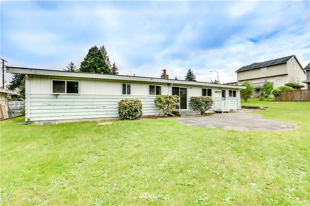 1909 Northeast 14th Street Renton, WA 98056 - Photo 21 of 25 Gallery Image 21