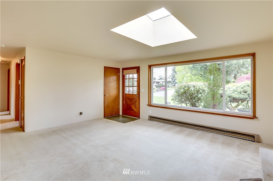 1909 Northeast 14th Street Renton, WA 98056 - Photo 5 of 25 Gallery Image 5