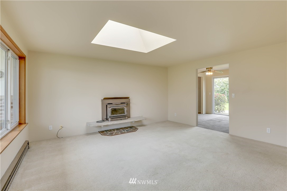 1909 Northeast 14th Street Renton, WA 98056 - Photo 6 of 25 Gallery Image 6