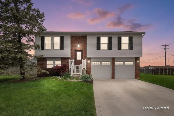 $299,999 | 5579 Coral Court, Galloway, OH 43119