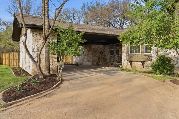 $1,250,000 | 8707 White Cliff Drive, Austin, TX 78759