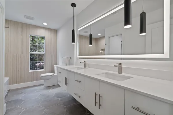 $1,250,000 | 8707 White Cliff Drive, Austin, TX 78759