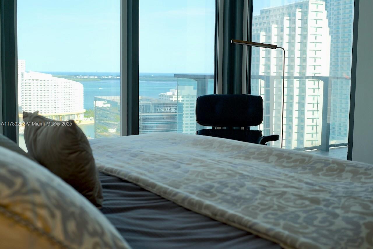 68 Southeast 6th Street, Unit 2001 Miami, FL 33131 - Photo 11 of 22