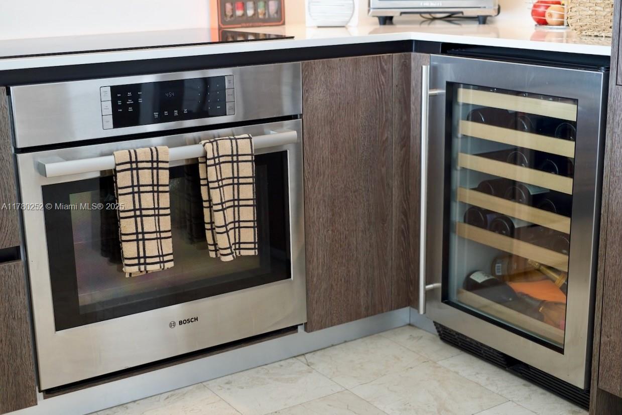 68 Southeast 6th Street, Unit 2001 Miami, FL 33131 - Photo 7 of 22