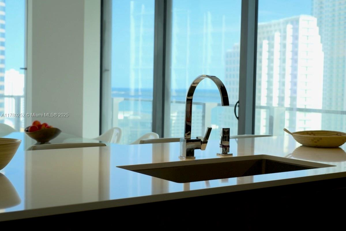 68 Southeast 6th Street, Unit 2001 Miami, FL 33131 - Photo 8 of 22