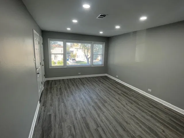 $1,900 | 432 West Hickory Street, Unit 1, Chicago Heights, IL 60411