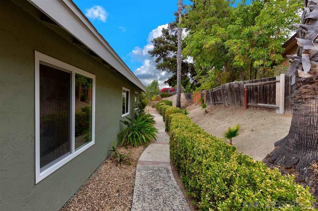 9980 Ledgeside Street Spring Valley, CA 91977 - Photo 24 of 25 Gallery Image 24