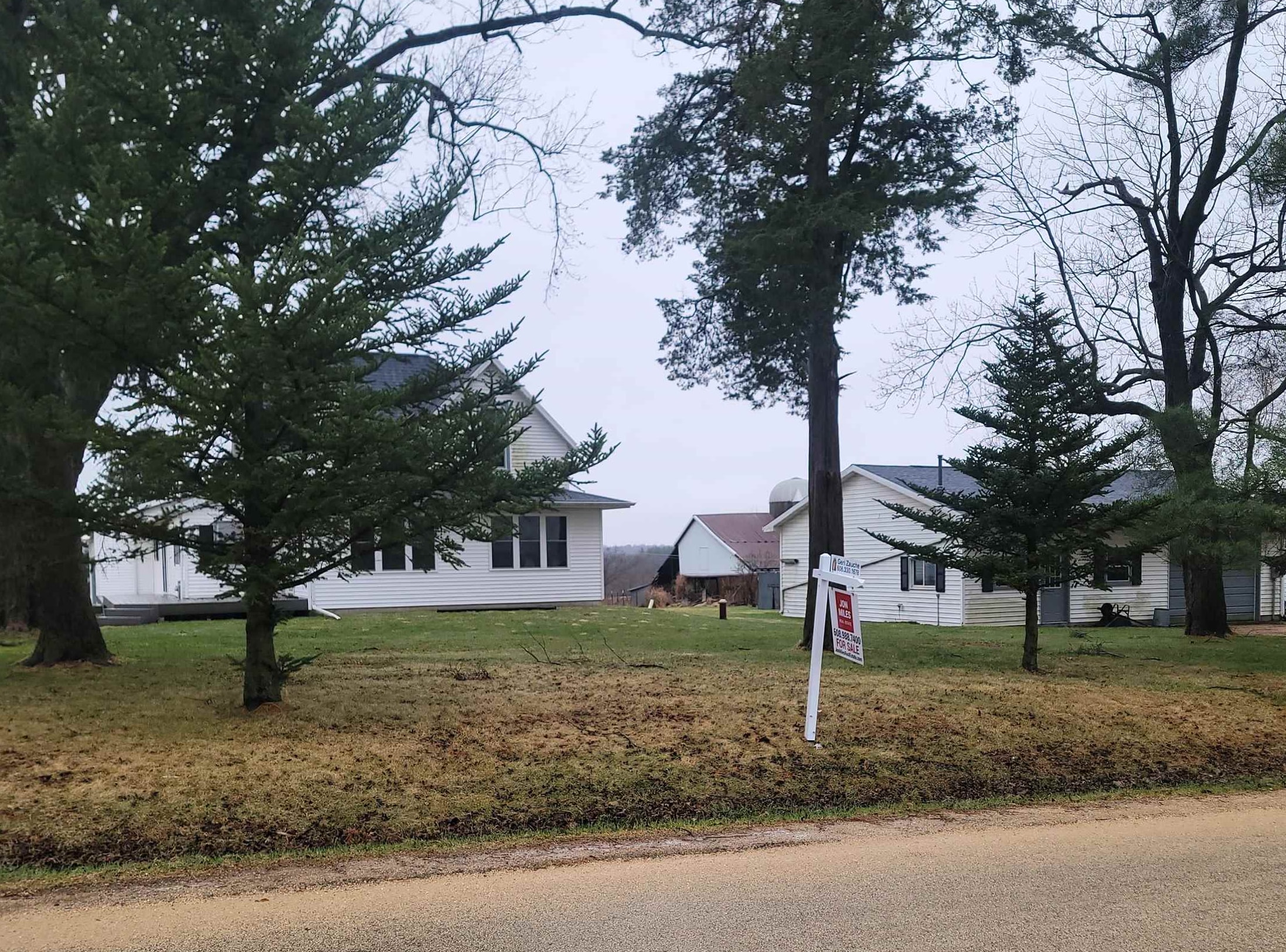 1557 Old Lancaster Road Platteville, WI 53818 - Photo 2 of 66