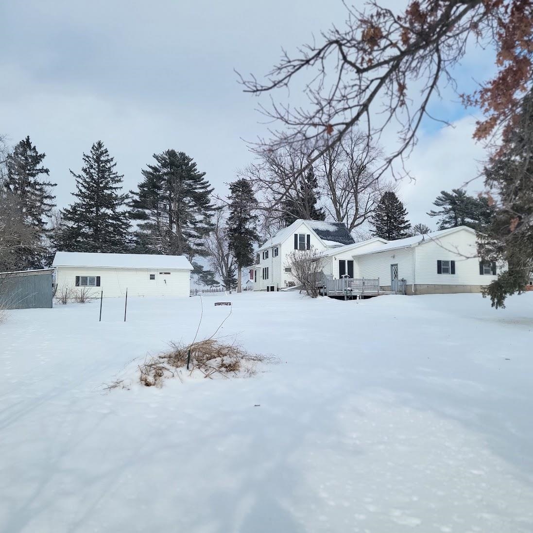 1557 Old Lancaster Road Platteville, WI 53818 - Photo 3 of 45