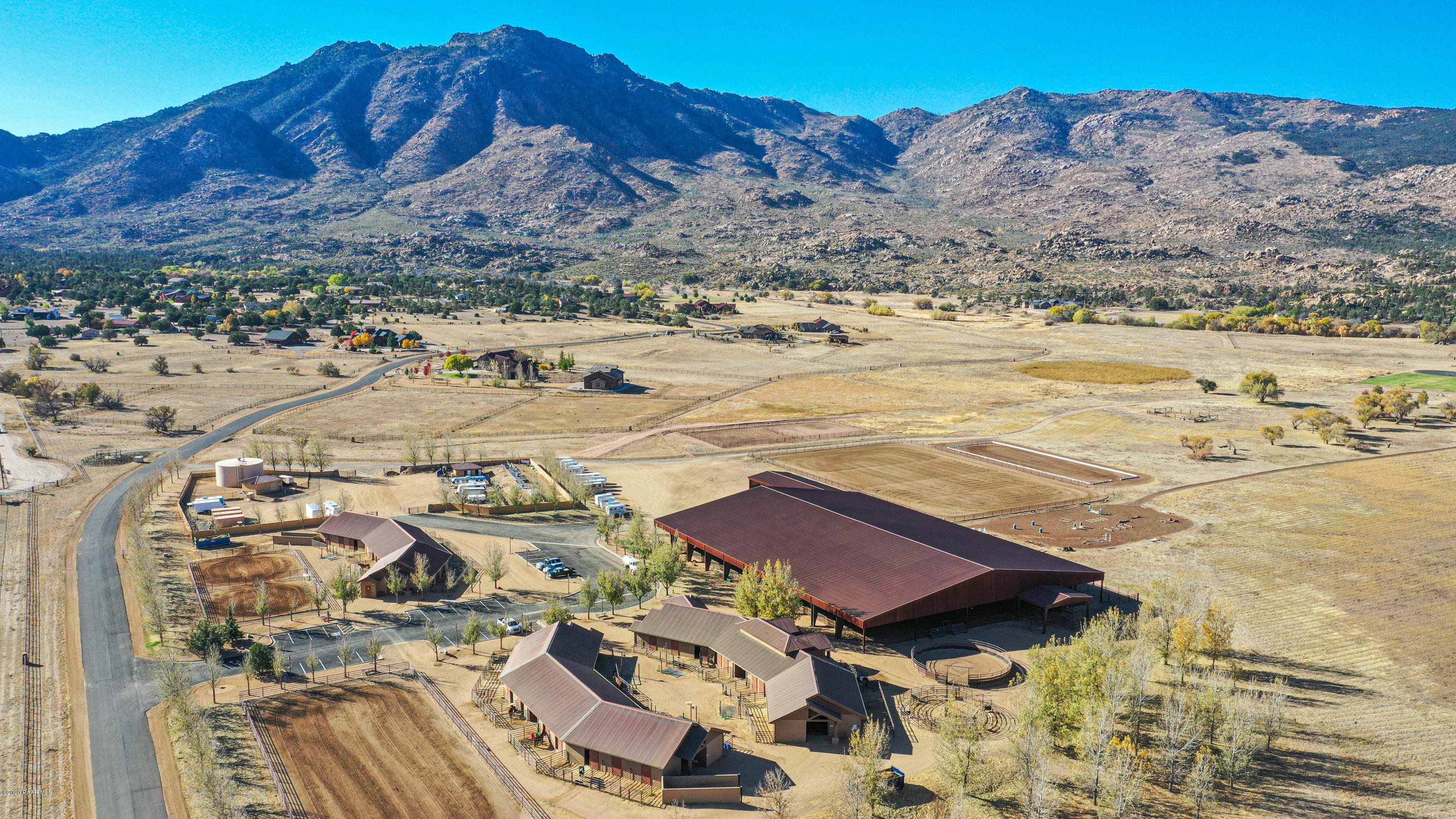 8725 North Callahan Road Prescott, AZ 86305 - Photo 15 of 33 Club House / Stables