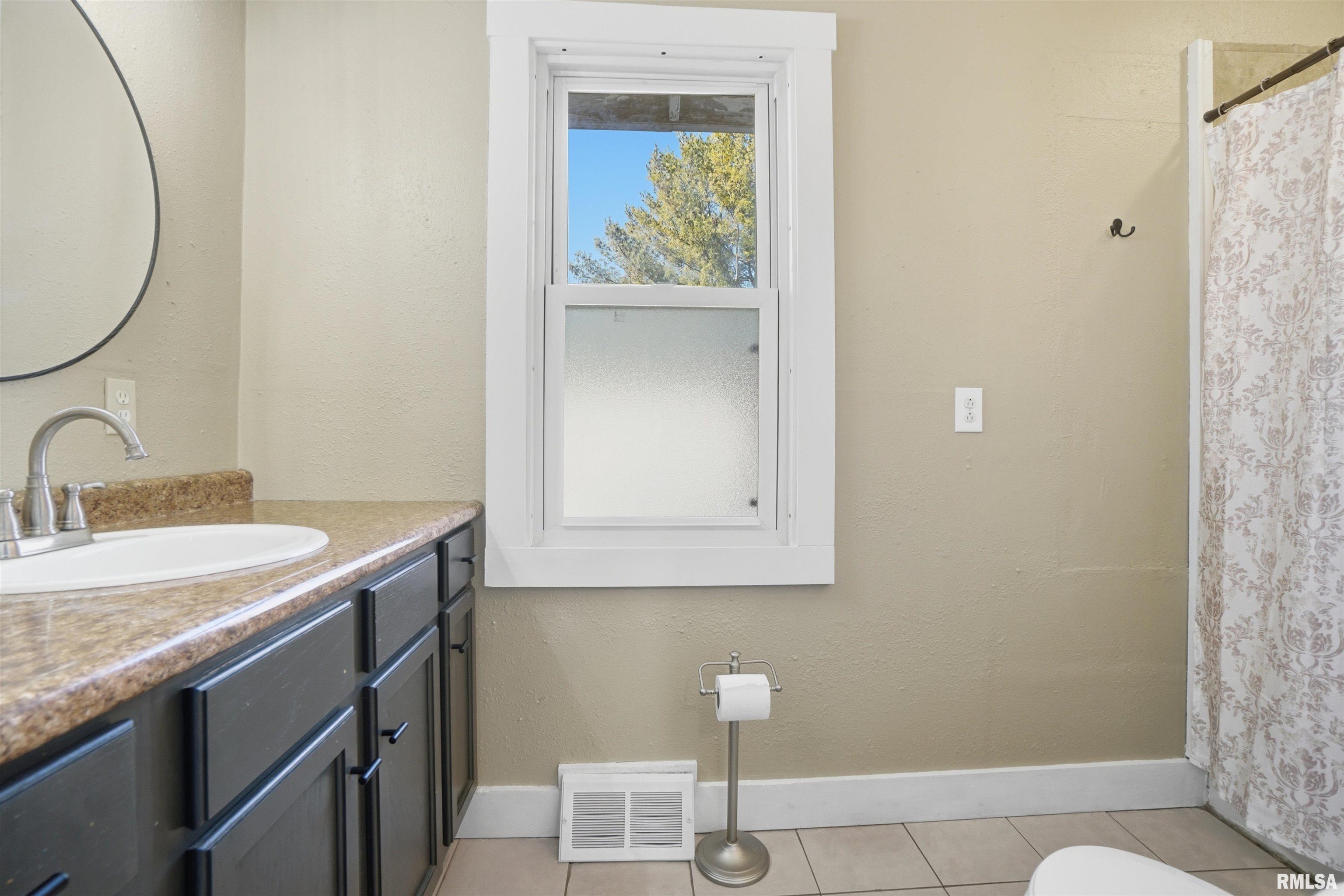 509 West Fort Street Farmington, IL 61531 - Photo 14 of 29