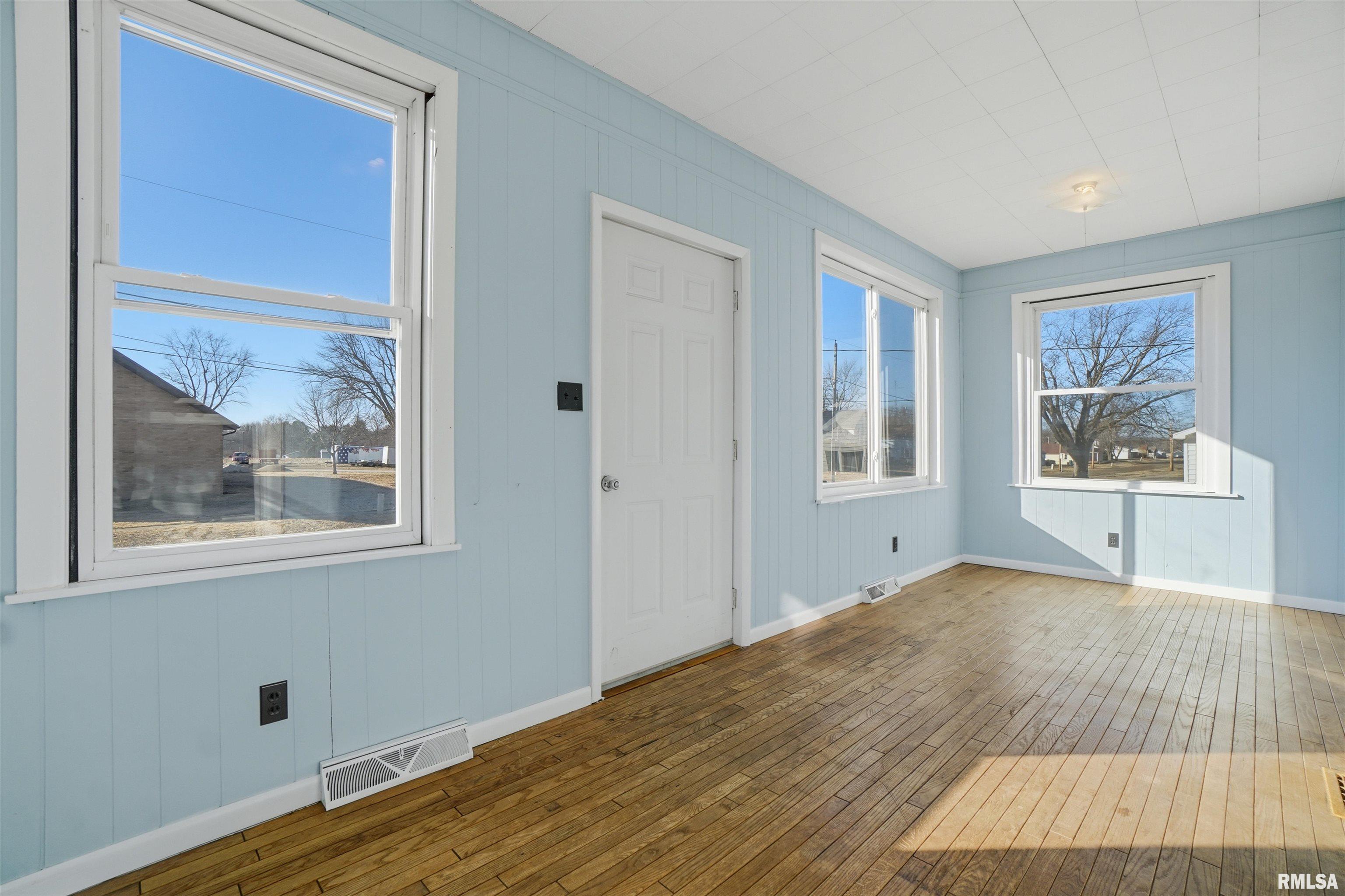 509 West Fort Street Farmington, IL 61531 - Photo 5 of 29